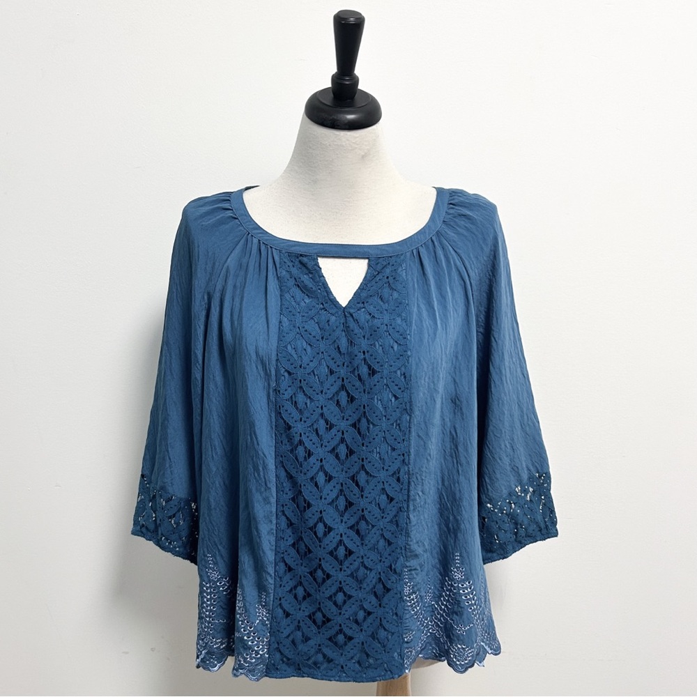 Figueroa Flower Blue Round Keyhole Neck 3/4 Sleeve Lace Eyelet Crinkled Top 1X